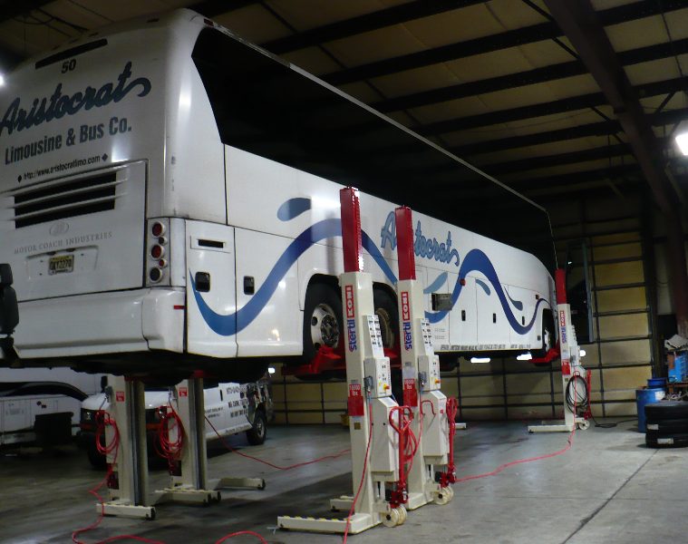 Wireless Mobile Column Lift - Bus